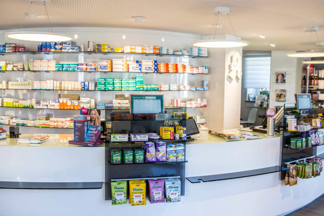 apotheke_mitterfels_thekenansicht-1-1030x687